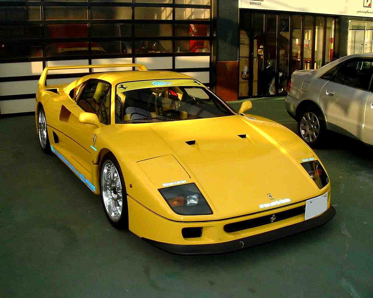 黄色の F40